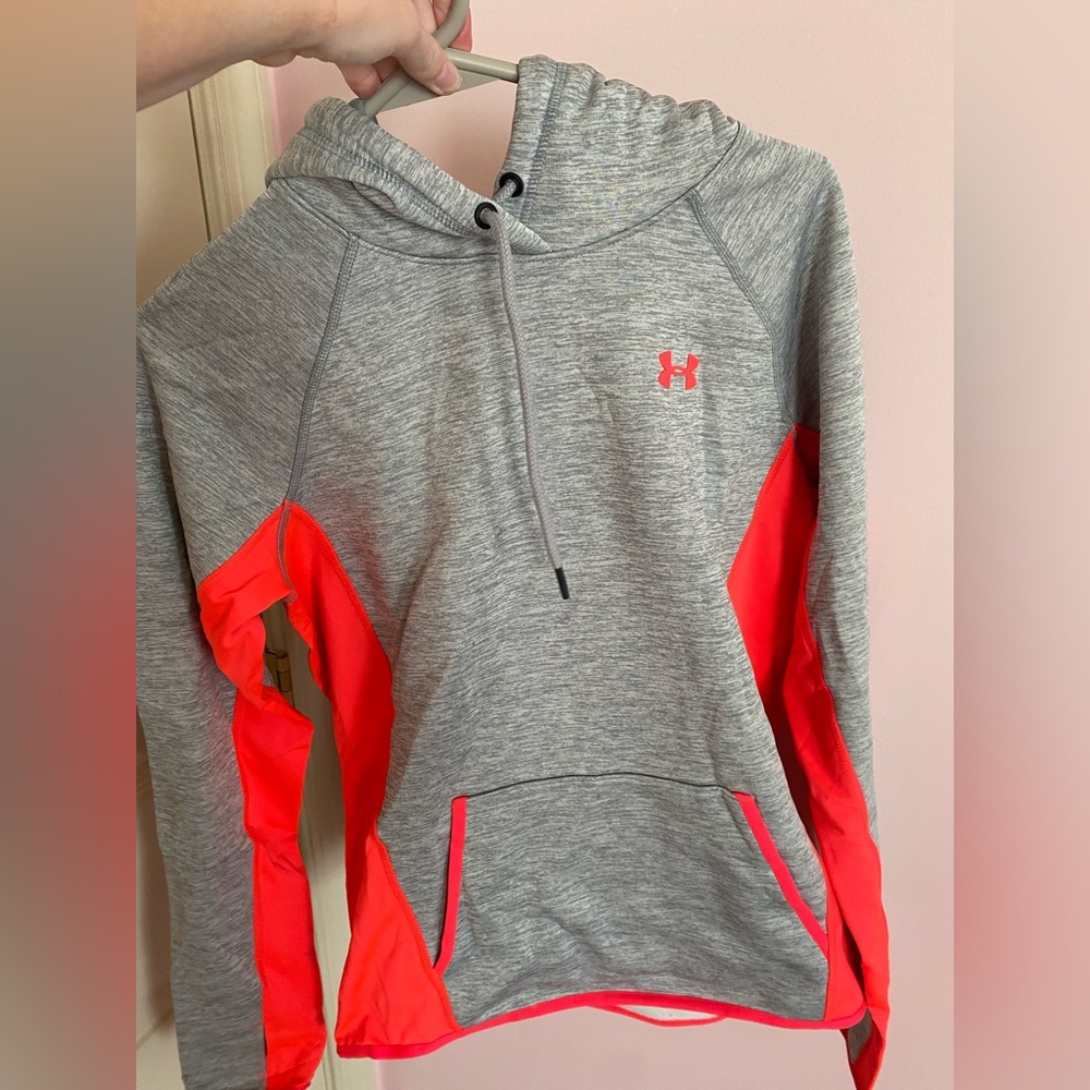 Under Armor Sweatshirt